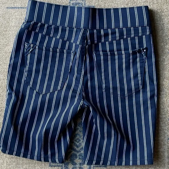 NWOT Bermuda Stretch Petite 4p  Intro ❤️ love the fit - Picture 2 of 2